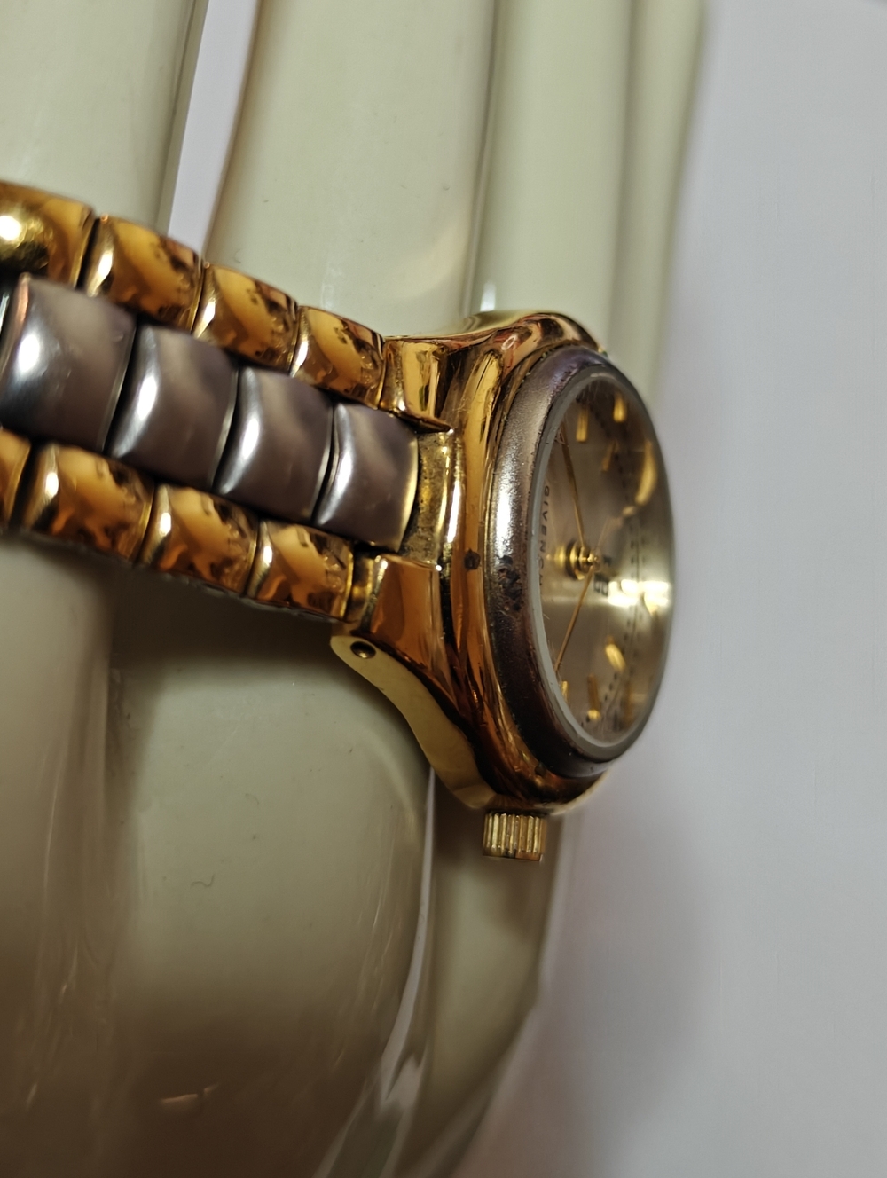 Vintage Authentic Givenchy Ladies Watch Cleaned New Battery - Picture 9 of 16